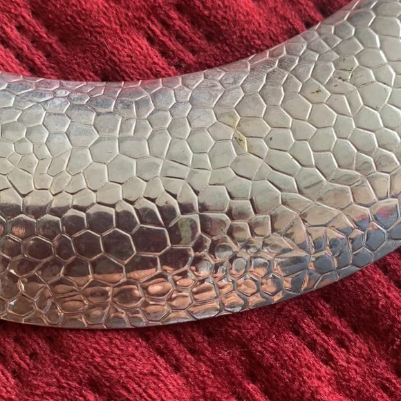 Silver Polished Collar Neckpiece - Picture 6 of 10